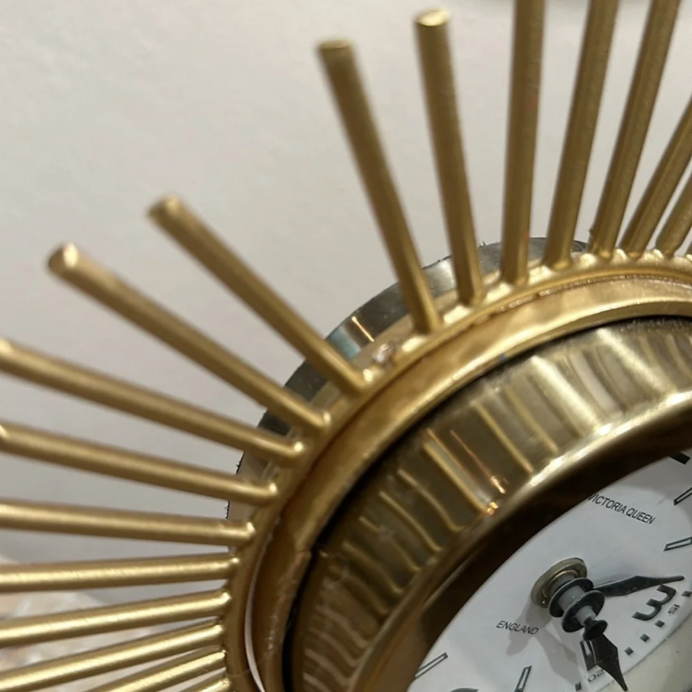 Victoria Queen Atomic Starburst Clock